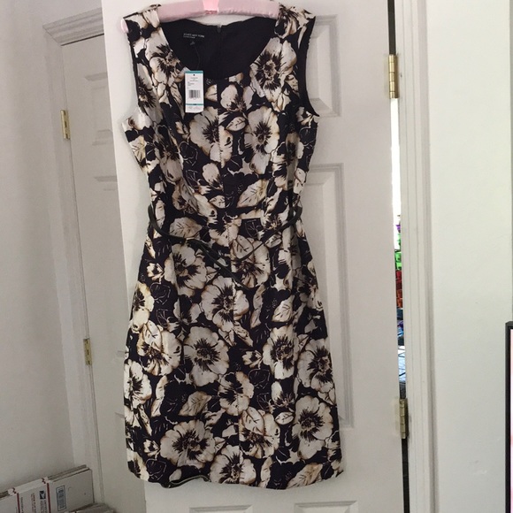 Jones New York Concord Floral Sleeveless Dress - Picture 2 of 6